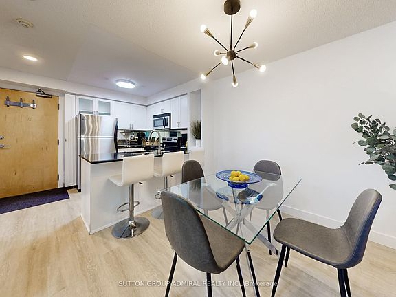 5th image of 212 Eglinton Ave E #1005