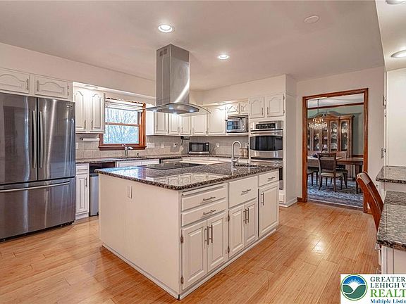 3rd image of 3838 Javalyn Ct