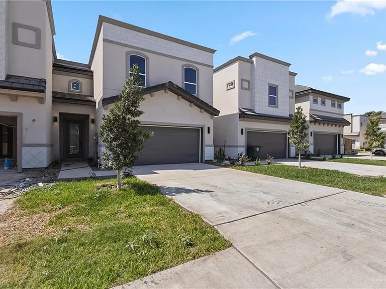 2206 Corales St — Photo 19