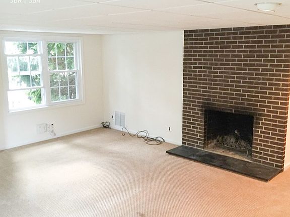 3rd image of 3303 N 16th St Floor 3