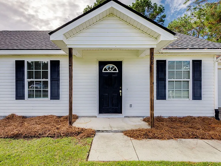 308 Barrister Cir — Photo 5