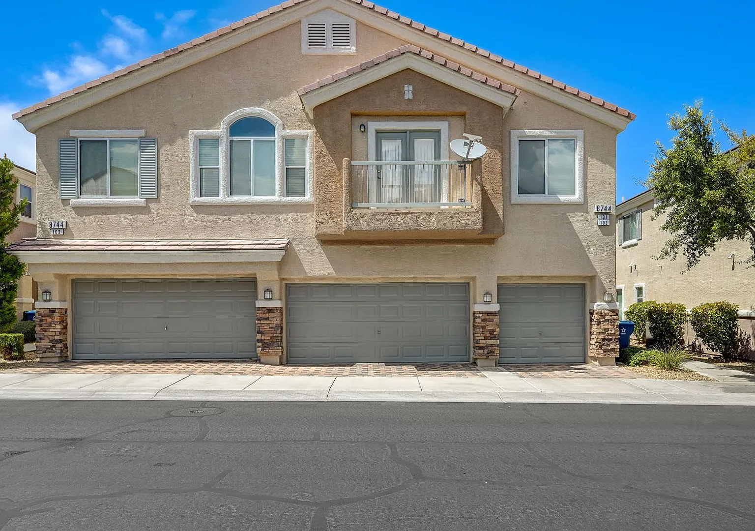 Great floorplan in a desirable location. — Photo 1