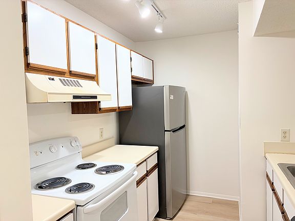 2nd image of 3607 Chimney Ridge Pl #104
