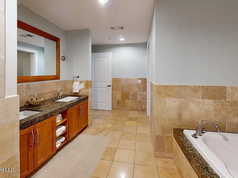 2060 Beach Blvd #901 — Photo 19