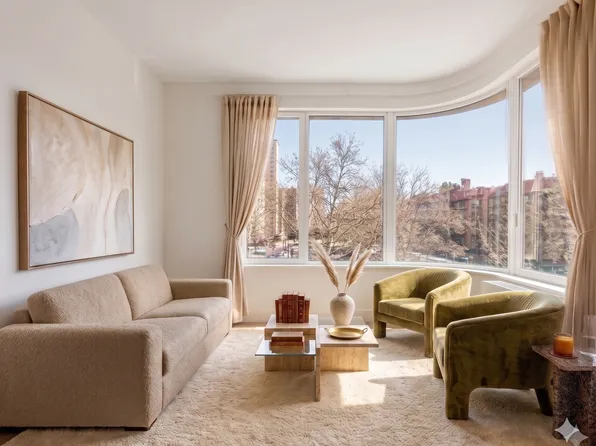 208 Delancey Street image 1 of 6