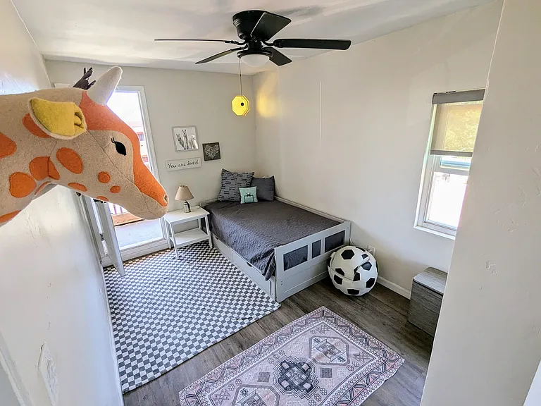 2074 Newton Ave #B — Photo 13