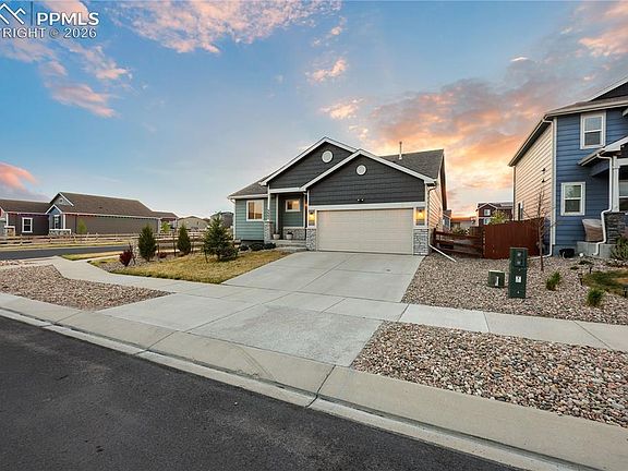 2nd image of 9902 Emerald Vista Dr
