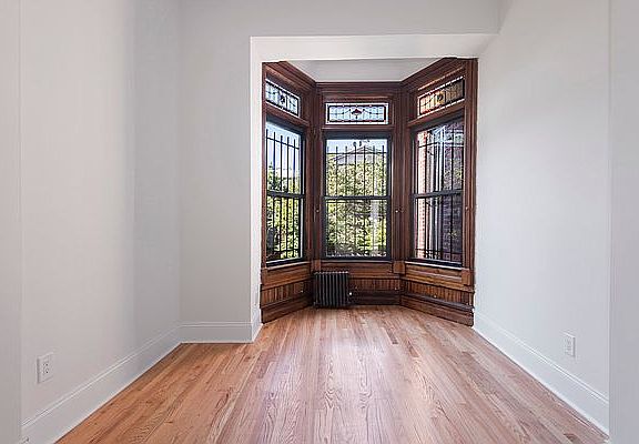 5th image of 444 Grand Ave APT 1