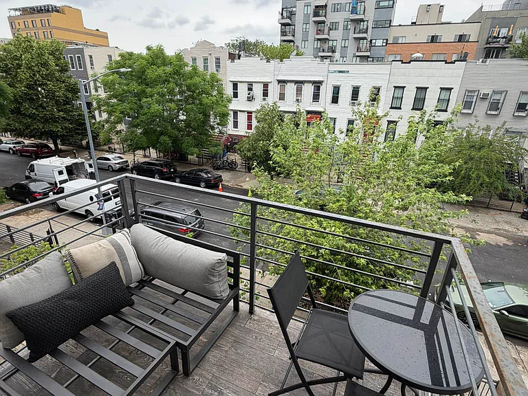 56 Vernon Ave #3 — Photo 4