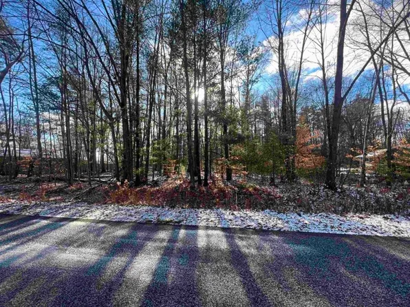 895 W Walter Rd, Sanford, MI 48657