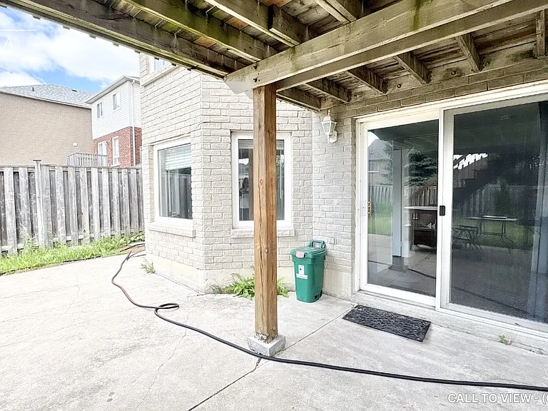 569 Blythwood Sq #2 — Photo 11