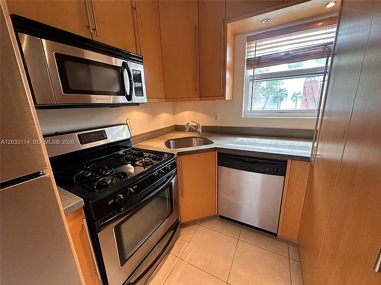 1100 Venetian Way #2B — Photo 16