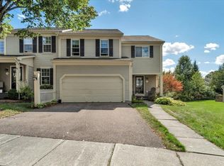 11 Cardinal Ln, Essex Jct, VT 05452
