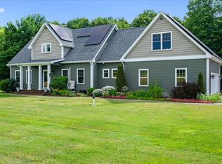 201 Old Stage Rd, Essex Jct, VT 05452