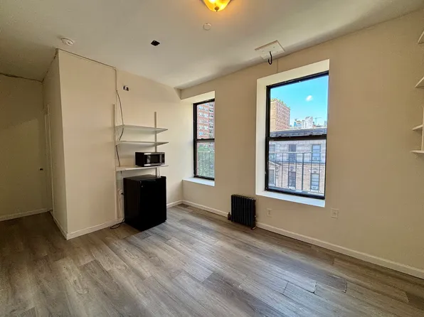 201 W 95th St, New York, NY