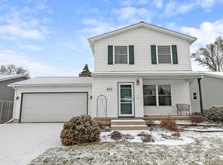 423 Lucerne Ln, Dekalb, IL 60115