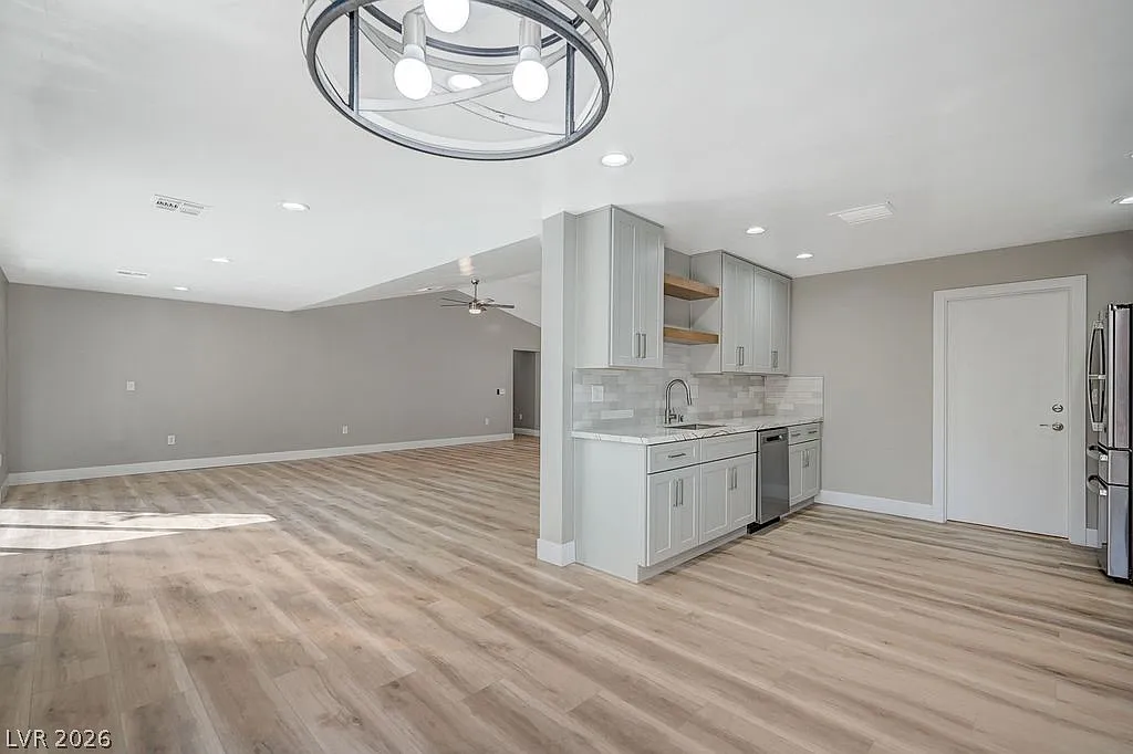 2 bed, 2.0 bath, 1625 sqft, $2,700 — Photo 3