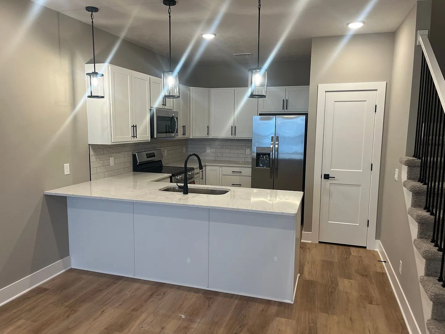 3 Bed 3.5 Bath-New Construction! — Photo 3