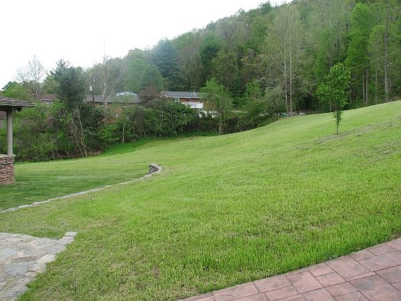 3rd image of 167 Park Dr