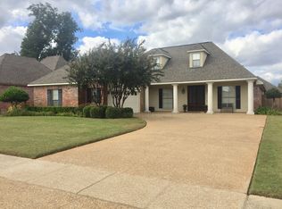 9350 Milbank Dr, Shreveport, LA 71115