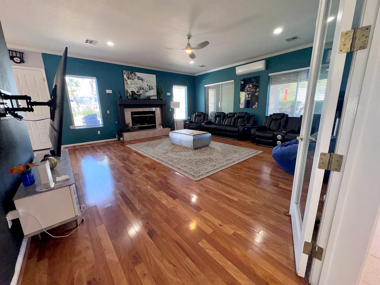 4 bed, 3083 sqft, $5,500 — Photo 1
