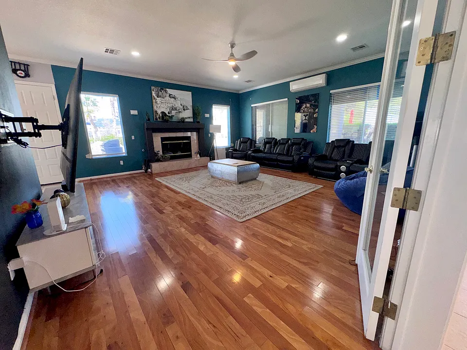 3210 Red Scott Cir