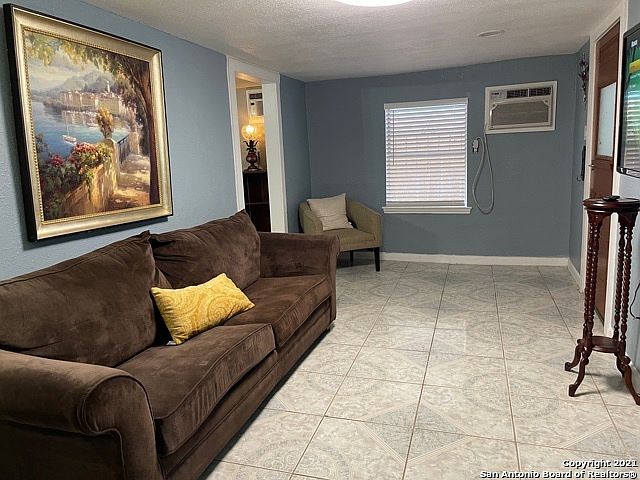 1st image of 309 Lavaca St #1
