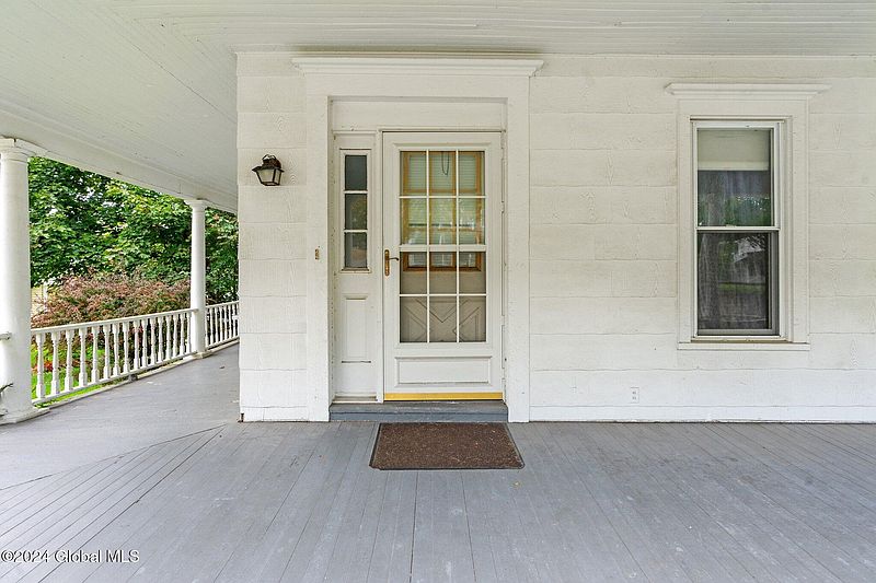5th image of 1749 Main Street