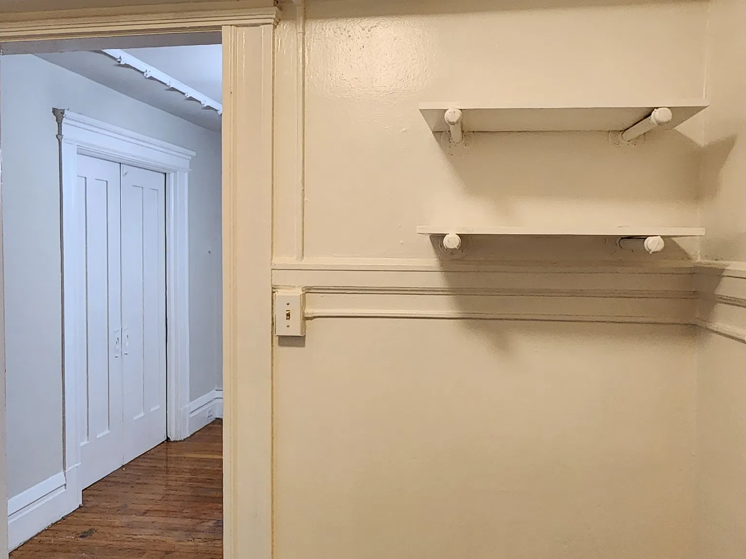2 bed, 700 sqft, $4,995 — Photo 4