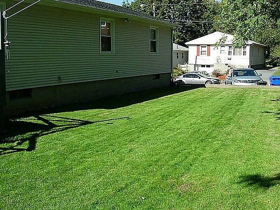 3rd image of 9 Merritt Ave