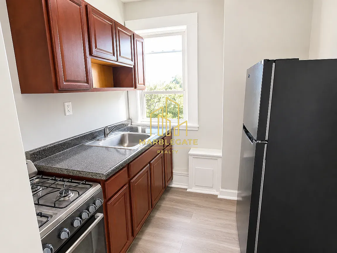 1 bed, 650 sqft, $1,600 — Photo 2