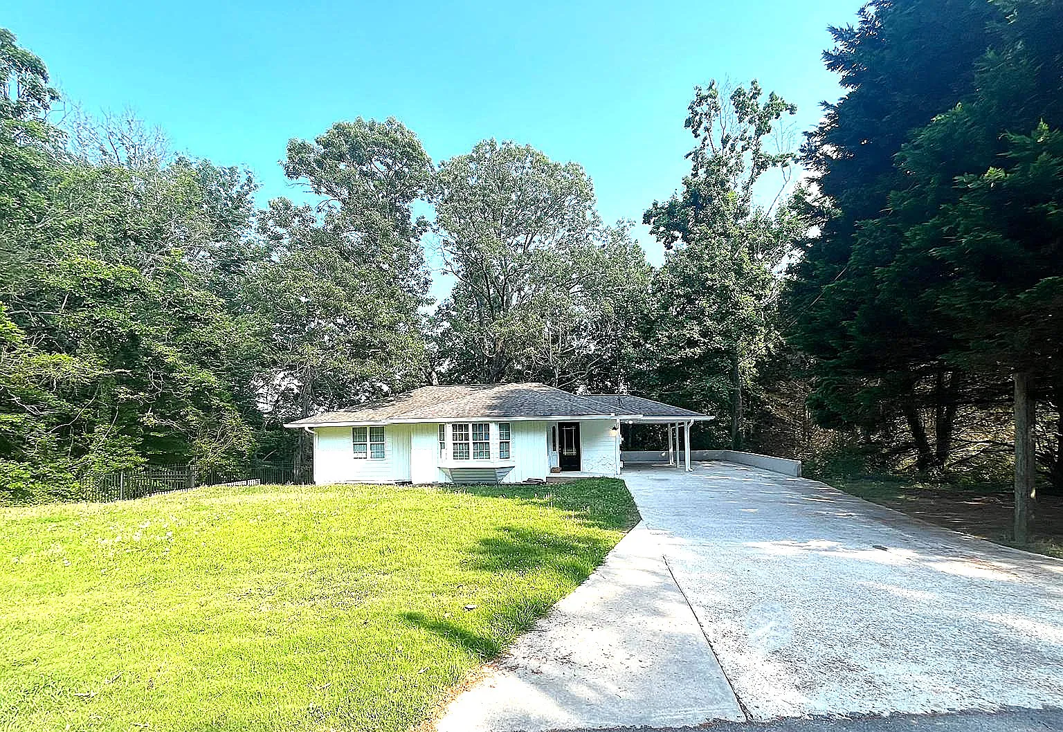 3932 Fraser Cir — Photo 1
