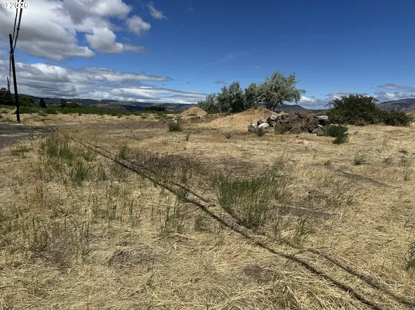 E 9th, The Dalles, OR 97058