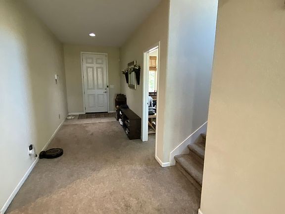 3rd image of 1153 Greenbrier Dr