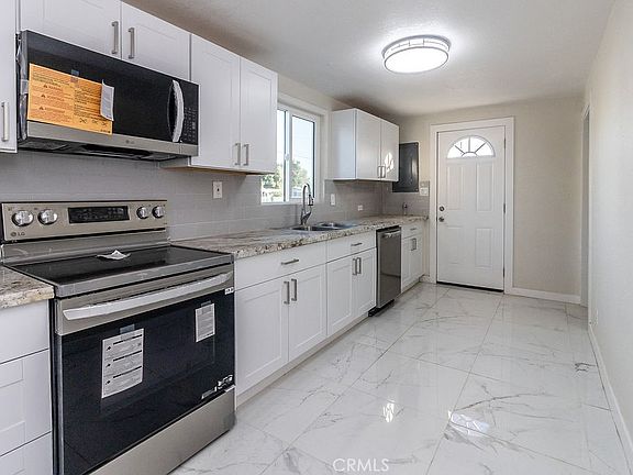 5th image of 107 Walnut St