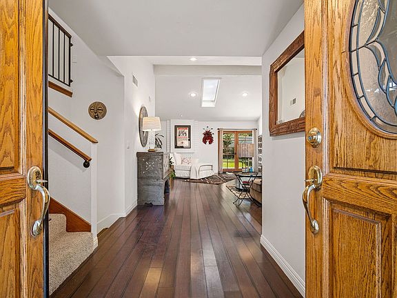 4th image of 8862 Moorcroft Ave