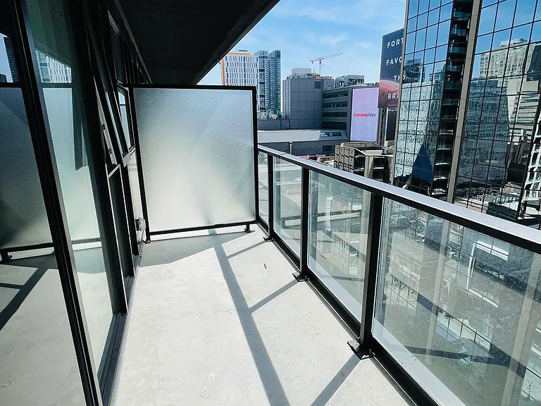 20 Edward St #1007 — Photo 11