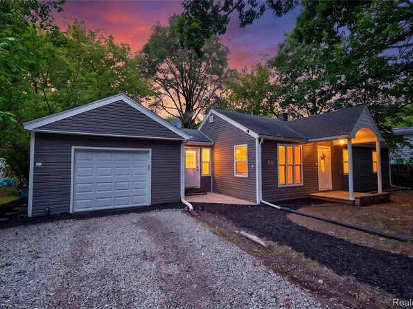 4093 Dowdall St, Flint, MI 48506