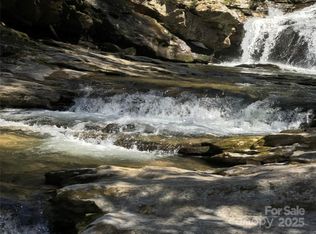 87 Stepp Ridge Ct, Hendersonville, NC 28792