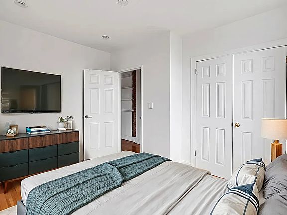 3rd image of 101 W 126th St APT 1B