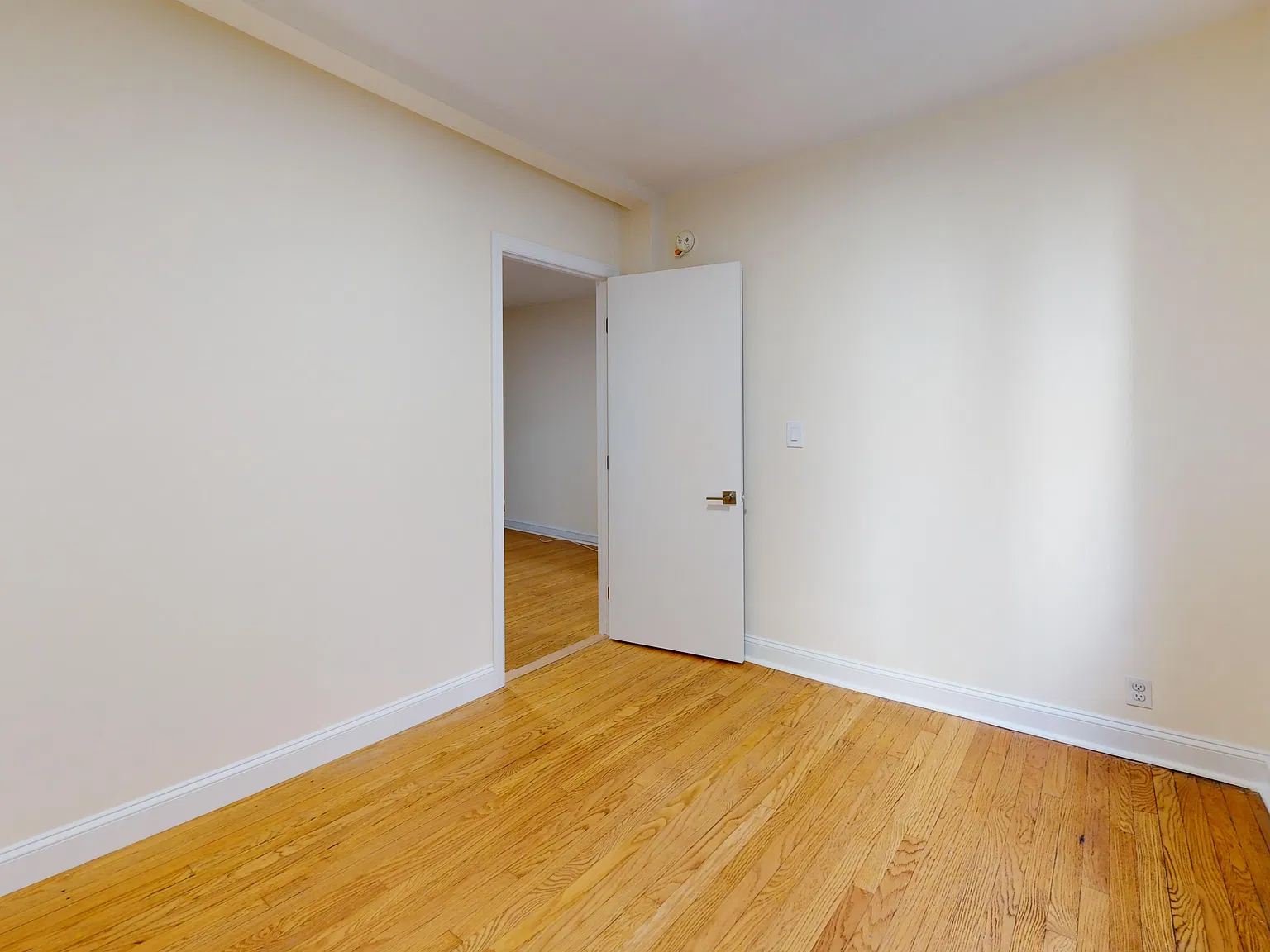246 East 46th Street — Photo 3