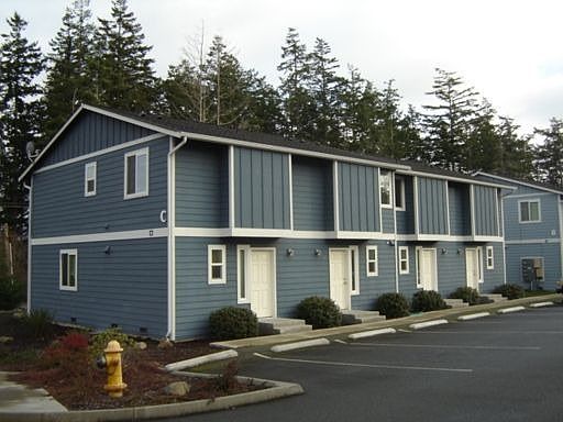 1st image of 1225 N Oak Harbor St APT B4