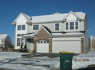 946 S Roxbury Ct, Round Lake, IL 60073