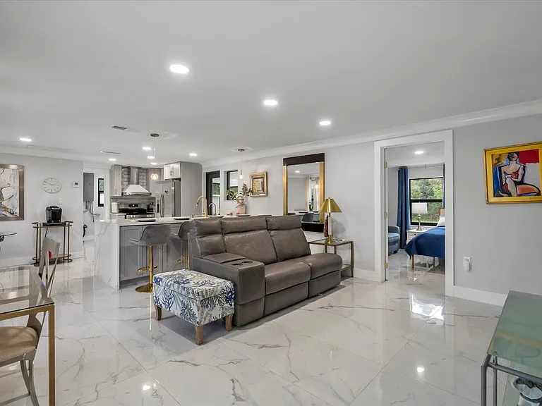 440 Glengary Cir — Photo 5