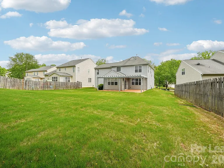 14417 Laurel Tree Ln — Photo 46