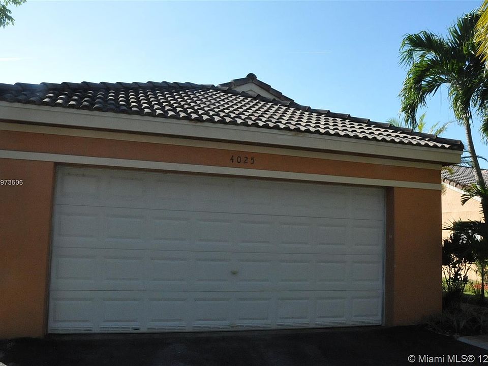 1st image of 4025 Pine Ridge Ln Unit 4025