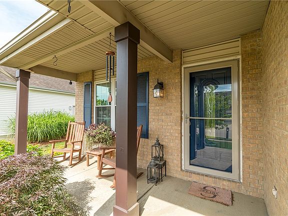 4th image of 1019 Meadowsweet Dr