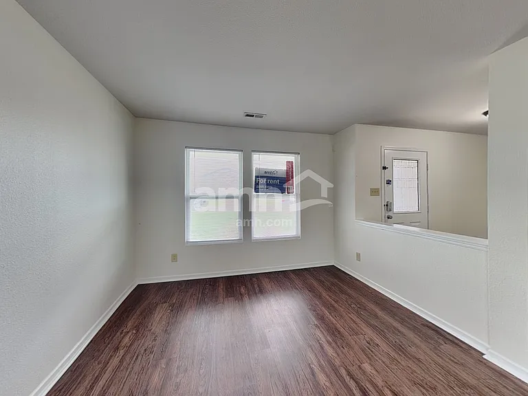 524 Bridgewater Dr — Photo 7