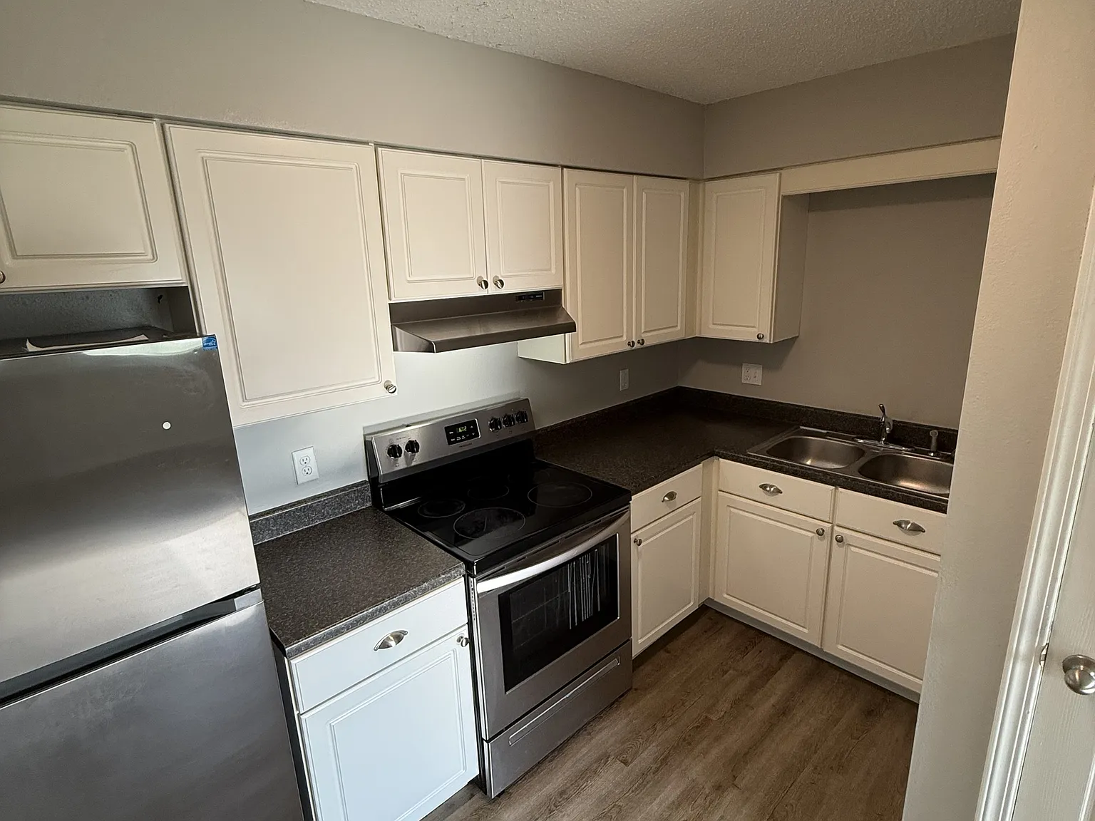 1014-1028 Shagbark Drive - 16 — Photo 3