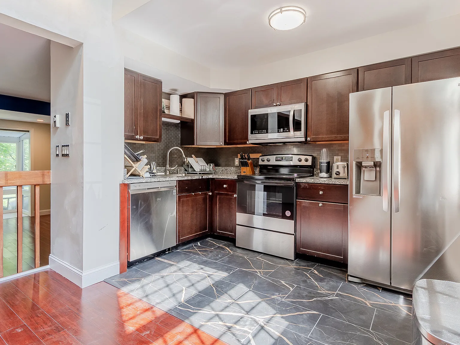 2 bed, 1500 sqft, $2,000 — Photo 2
